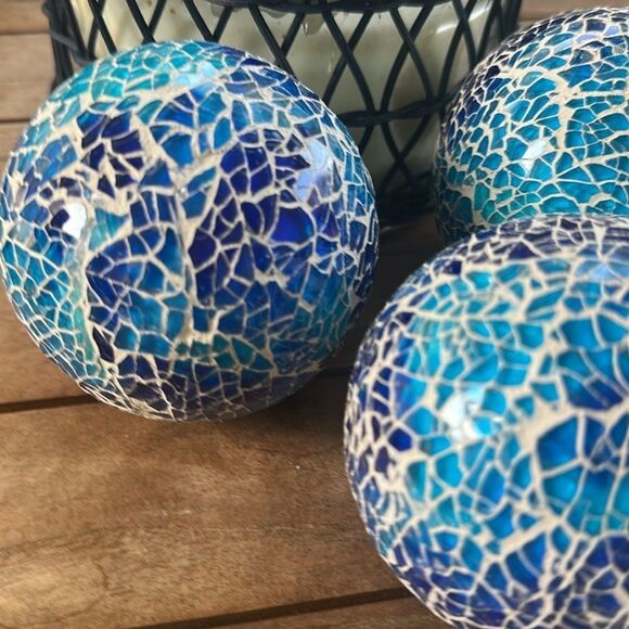 Pier 1 3Pcs Decorative Glass Orbs 3.15 Inch Centerpiece Decorative Balls - Picture 4 of 4